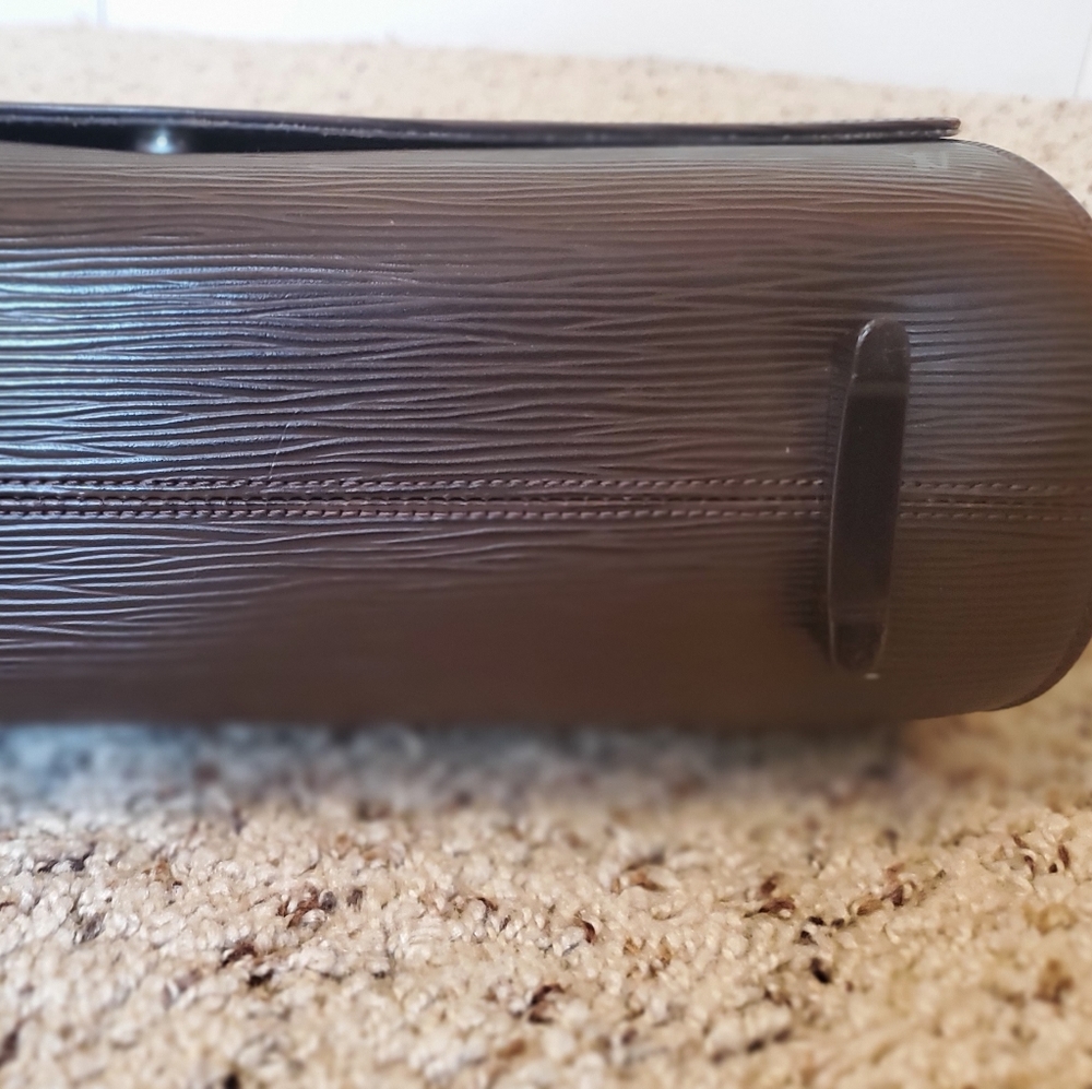 LOUIS VUITTON bag - Picture 5 of 11